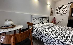 Enchanting Room In Bari Old Town